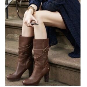 UGG Australia Jardin Women’s Size 7.5 Platform Boots.